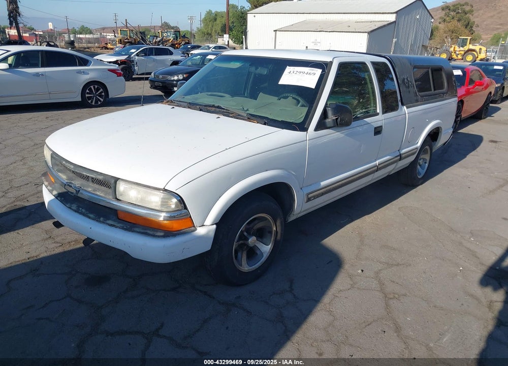 2001 CHEVROLET S-10 LS VIN: 1GCCS195718131683