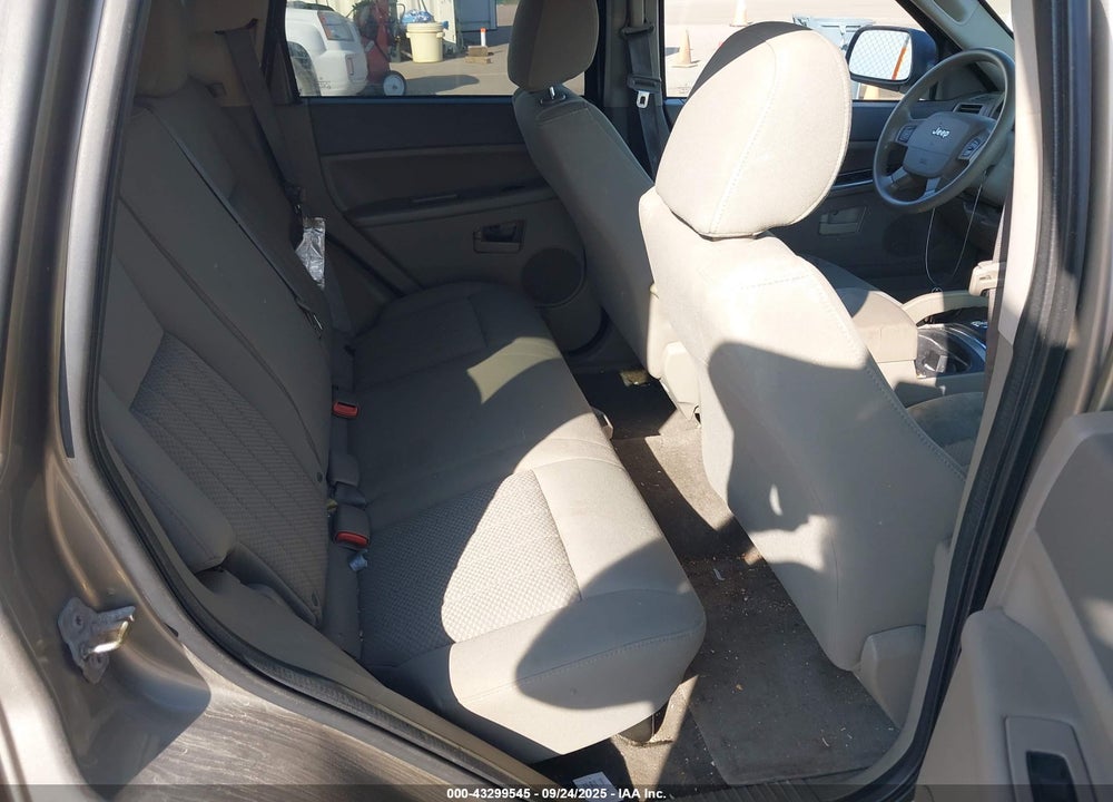 2006 JEEP GRAND CHEROKEE VIN: 1J4HR48N86C323570