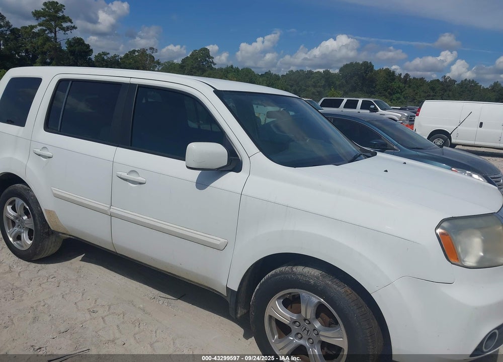 2015 HONDA PILOT VIN: 5FNYF3H41FB025008