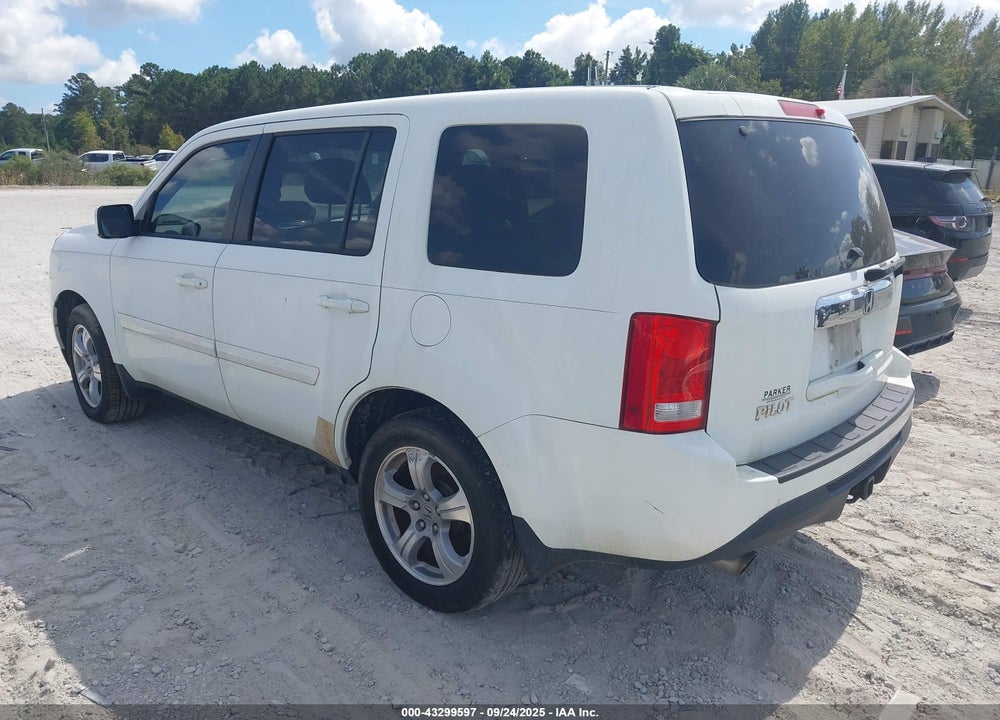 2015 HONDA PILOT VIN: 5FNYF3H41FB025008