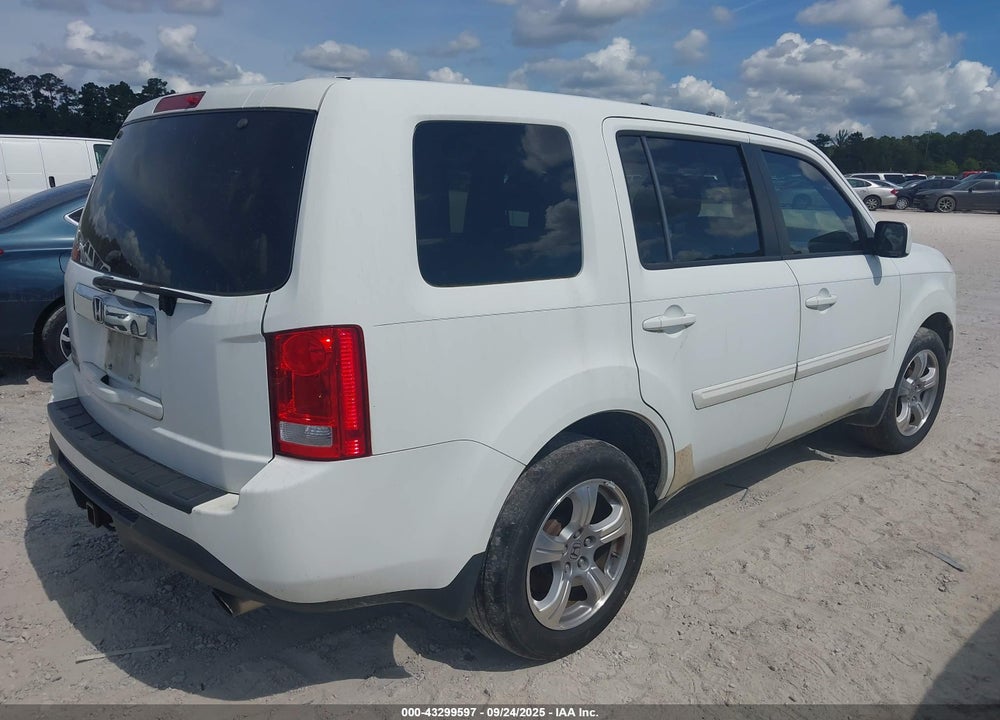 2015 HONDA PILOT VIN: 5FNYF3H41FB025008