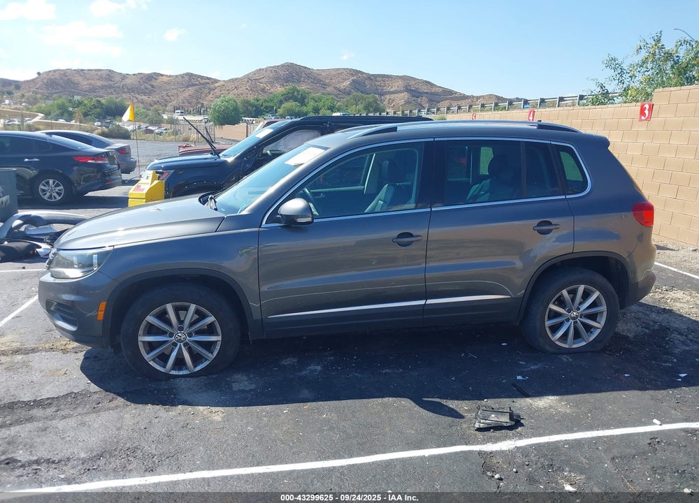 2017 VOLKSWAGEN TIGUAN 2.0T WOLFSBURG EDITION VIN: WVGSV7AX0HK030111