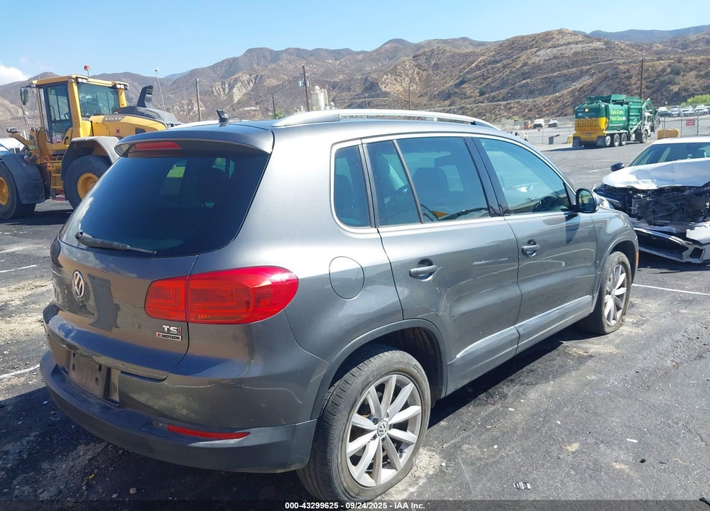 2017 VOLKSWAGEN TIGUAN 2.0T WOLFSBURG EDITION VIN: WVGSV7AX0HK030111