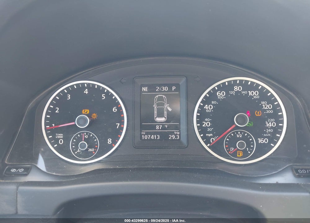2017 VOLKSWAGEN TIGUAN 2.0T WOLFSBURG EDITION VIN: WVGSV7AX0HK030111