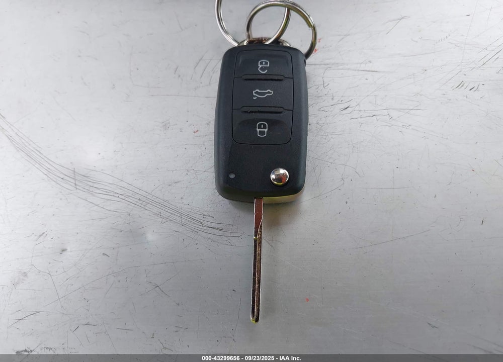 2011 VOLKSWAGEN GTI 2-DOOR VIN: WVWEV7AJ8BW028622