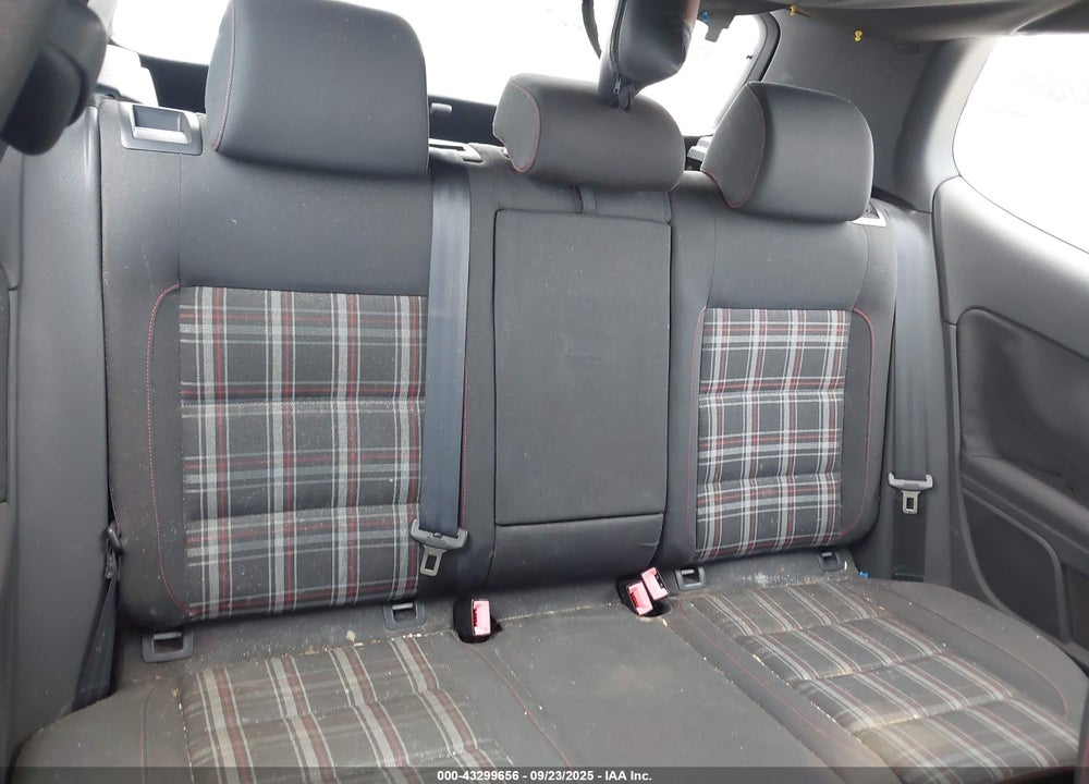 2011 VOLKSWAGEN GTI 2-DOOR VIN: WVWEV7AJ8BW028622