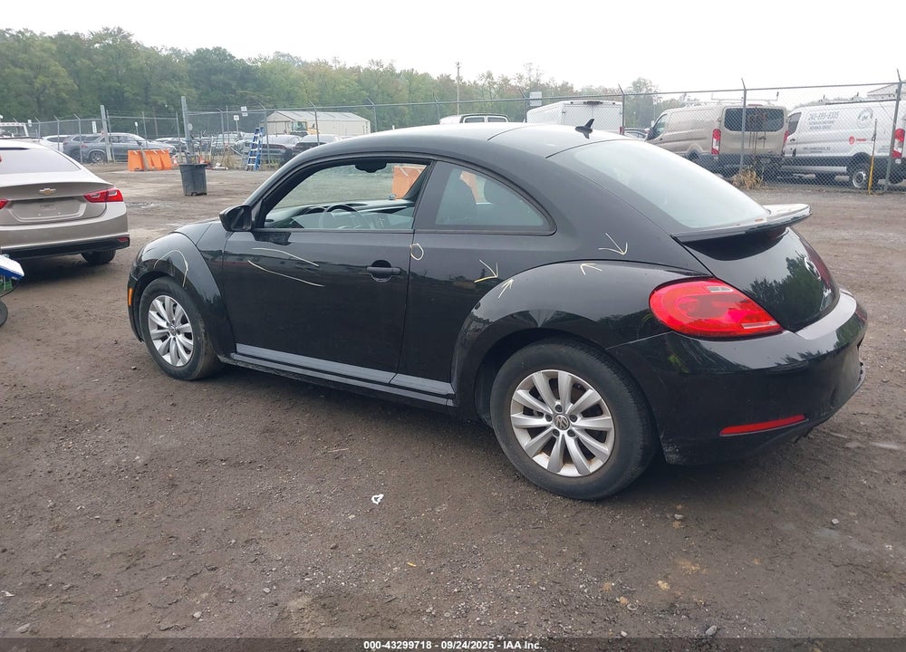 2016 VOLKSWAGEN BEETLE VIN: 3VWF17AT9GM637045