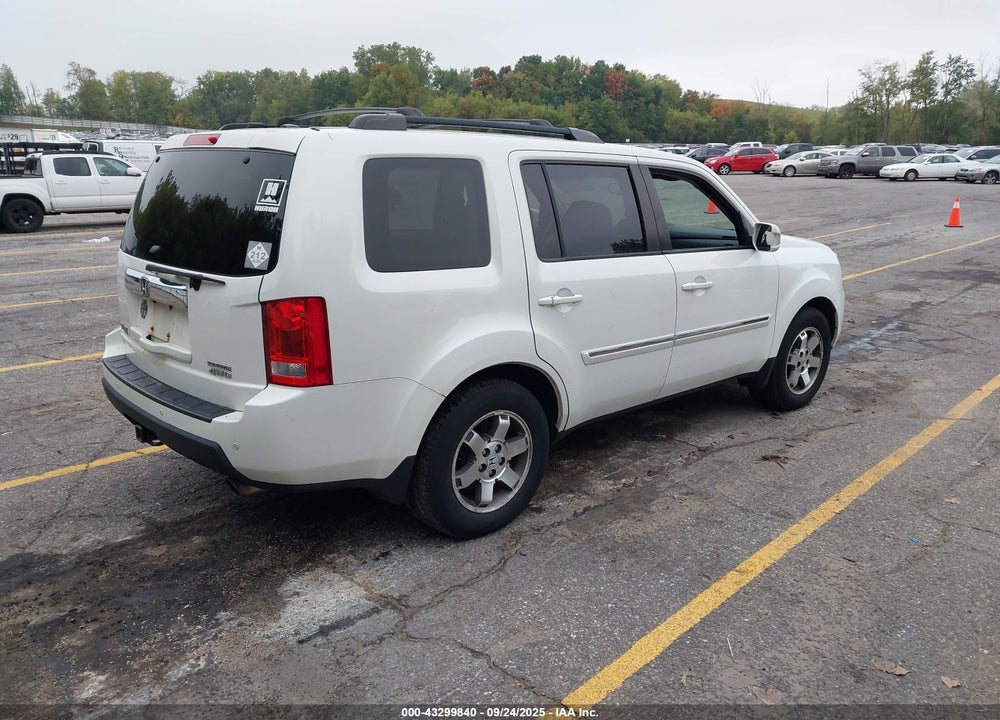2011 HONDA PILOT TOURING VIN: 5FNYF4H99BB101070