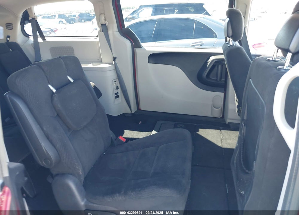 2015 DODGE GRAND CARAVAN SXT VIN: 2C4RDGCG8FR555760