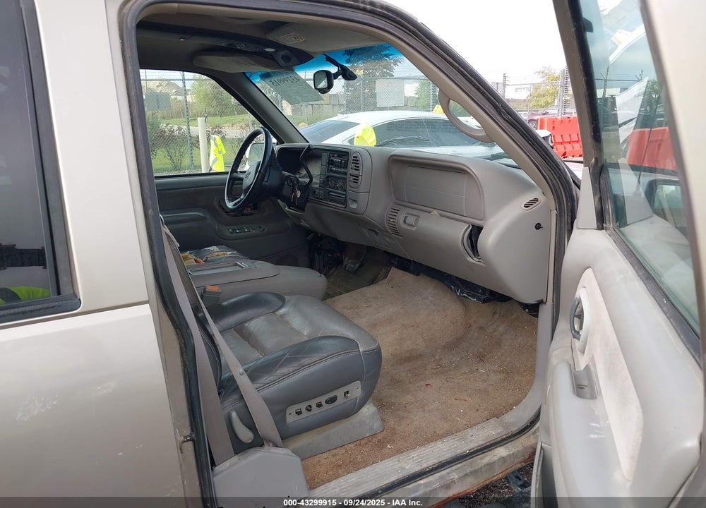 2000 CHEVROLET TAHOE Z71 VIN: 1GNEK13R5YR114364