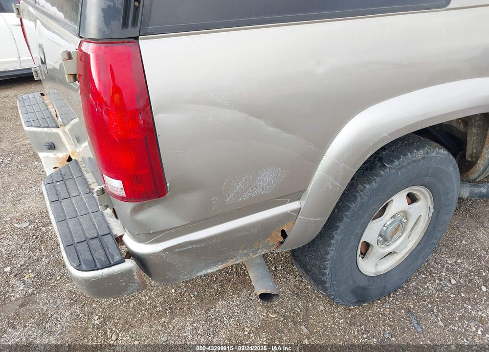 2000 CHEVROLET TAHOE Z71 VIN: 1GNEK13R5YR114364