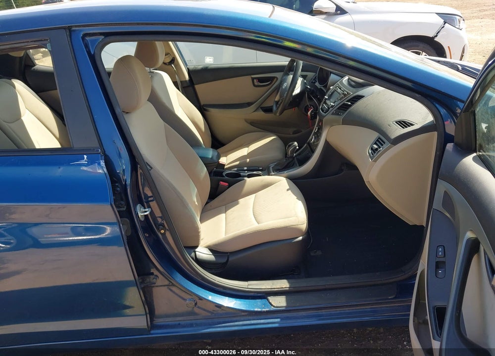 2014 HYUNDAI ELANTRA VIN: KMHDH4AE5EU111523
