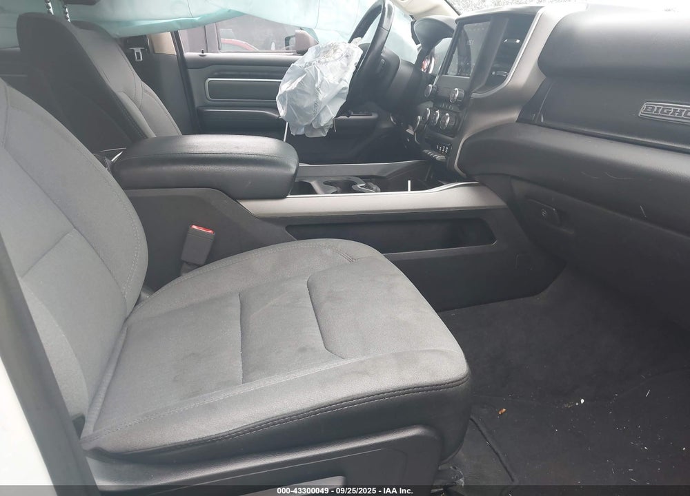 2020 RAM 1500 BIG HORN 4X2 6'4 BOX VIN: 1C6RREBT0LN277733
