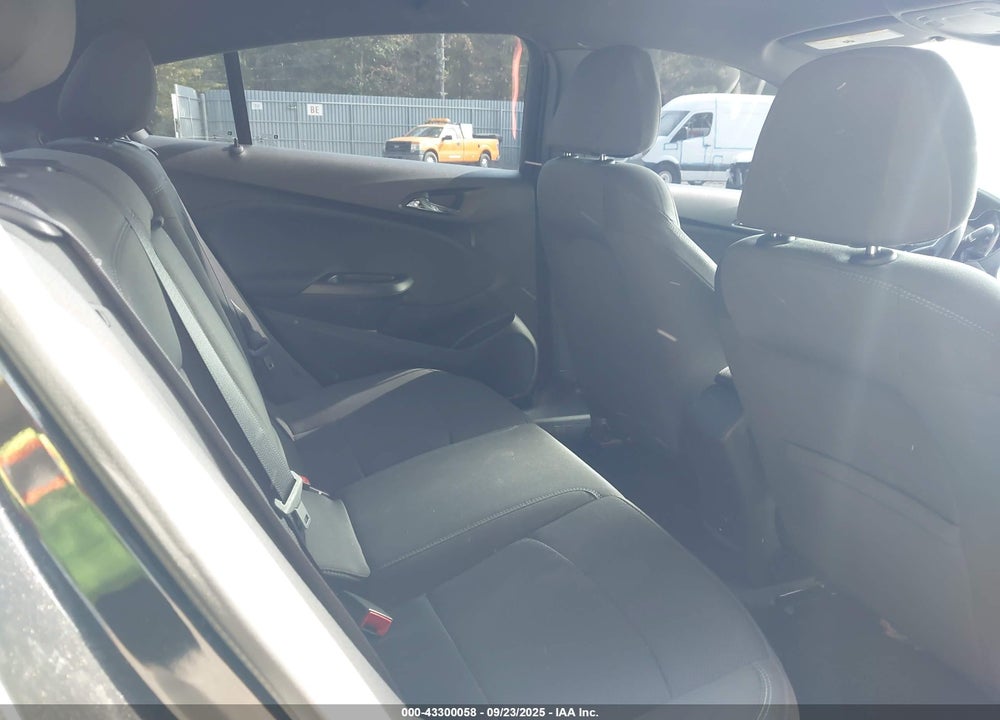 2018 CHEVROLET CRUZE VIN: 1G1BE5SM7J7136702