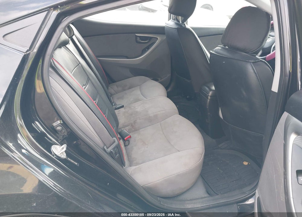 2013 HYUNDAI ELANTRA VIN: 5NPDH4AE8DH446000