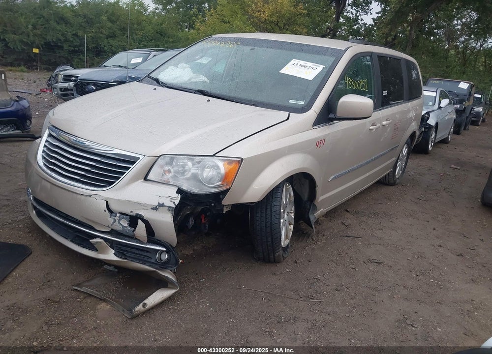 2015 CHRYSLER TOWN & COUNTRY VIN: 2C4RC1BG2FR565217