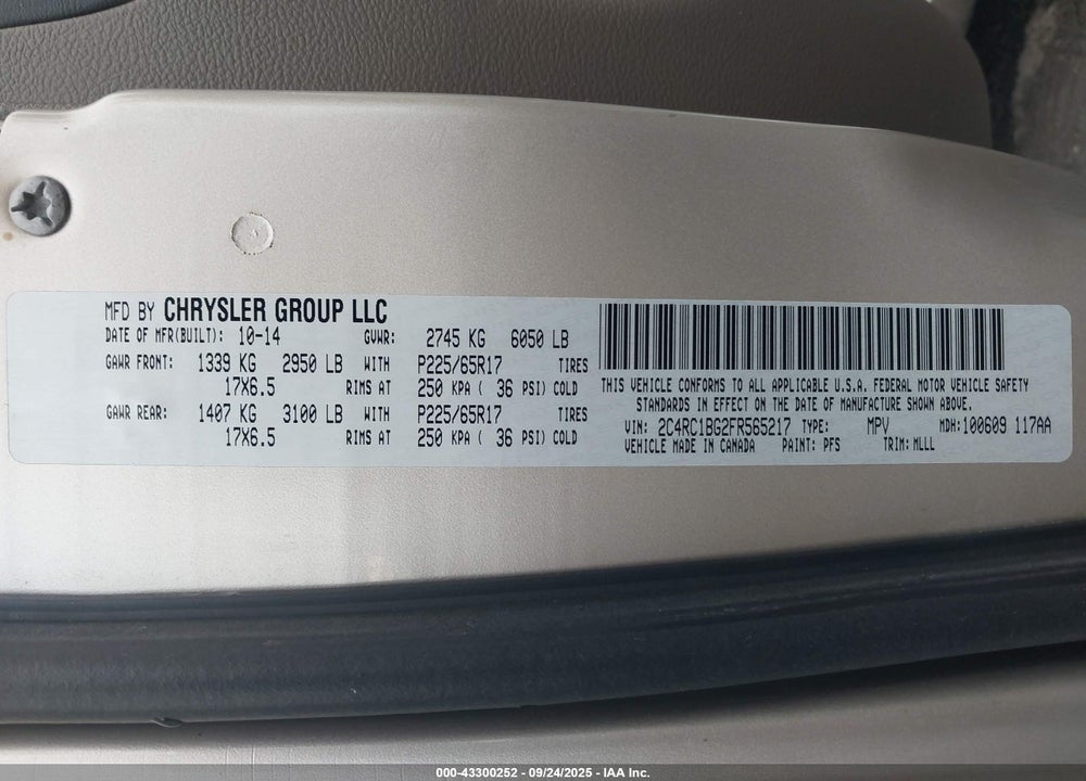 2015 CHRYSLER TOWN & COUNTRY VIN: 2C4RC1BG2FR565217