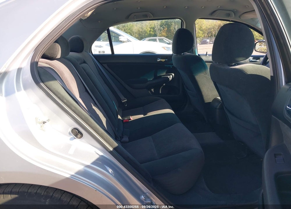 2005 HONDA ACCORD 2.4 LX VIN: 1HGCM56445L003449