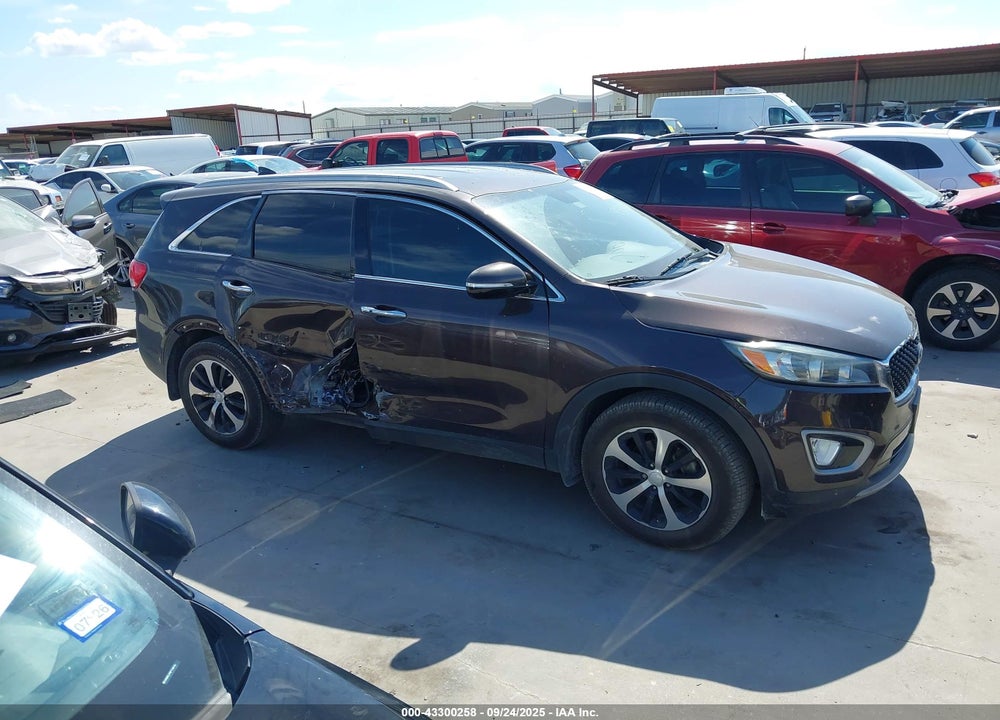 2017 KIA SORENTO 3.3L EX VIN: 5XYPH4A5XHG295042
