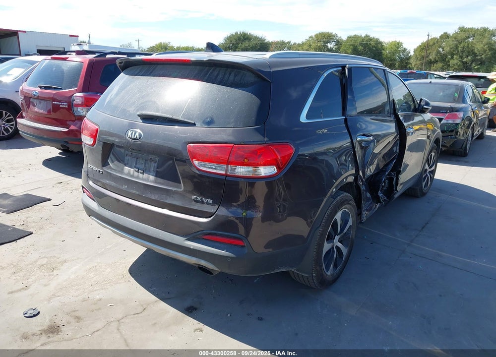 2017 KIA SORENTO 3.3L EX VIN: 5XYPH4A5XHG295042