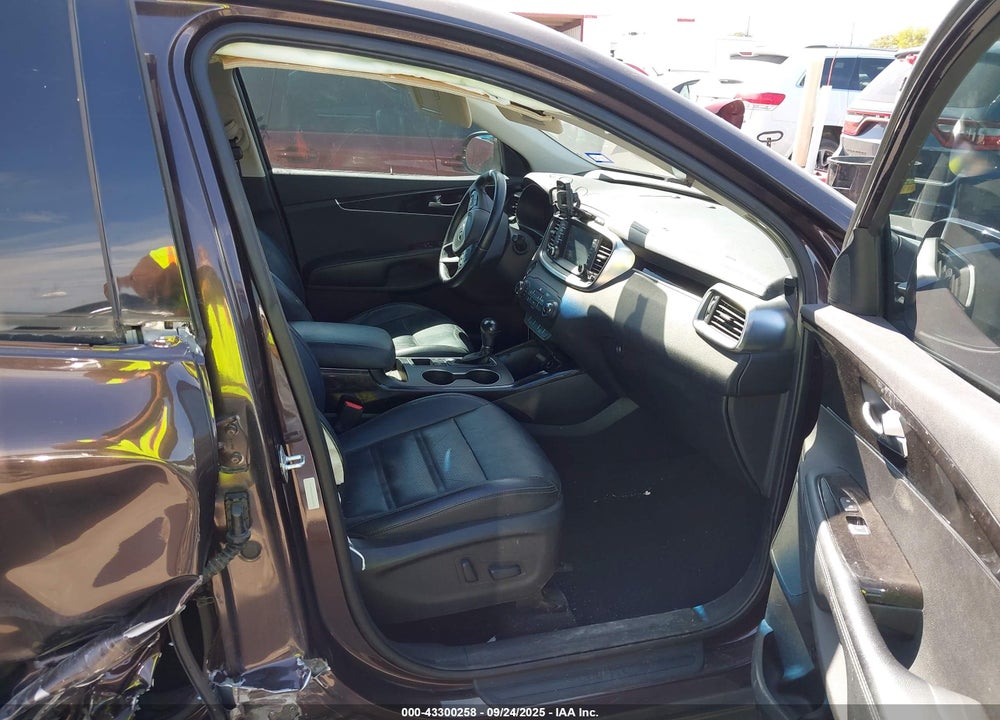2017 KIA SORENTO 3.3L EX VIN: 5XYPH4A5XHG295042