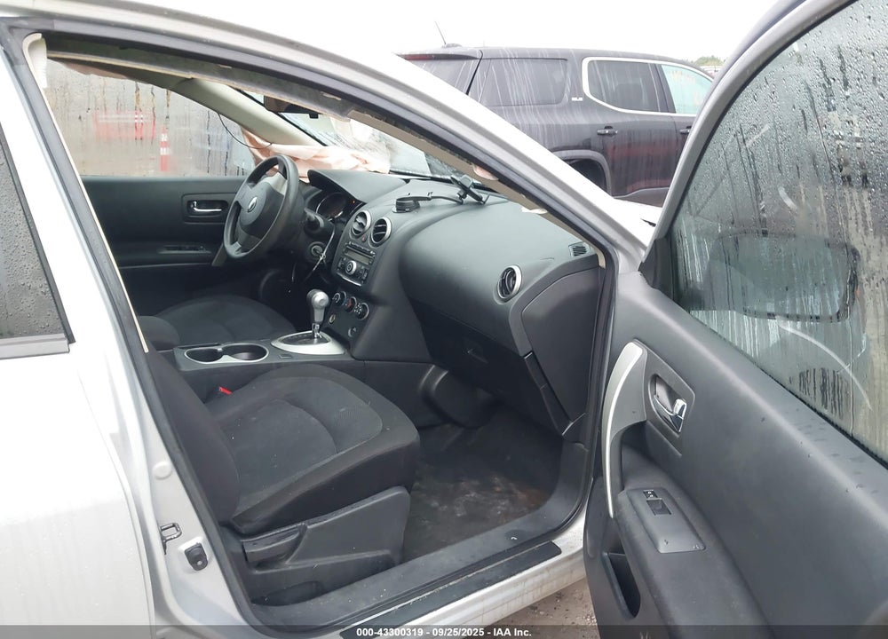 2015 NISSAN ROGUE VIN: JN8AS5MT4FW673948