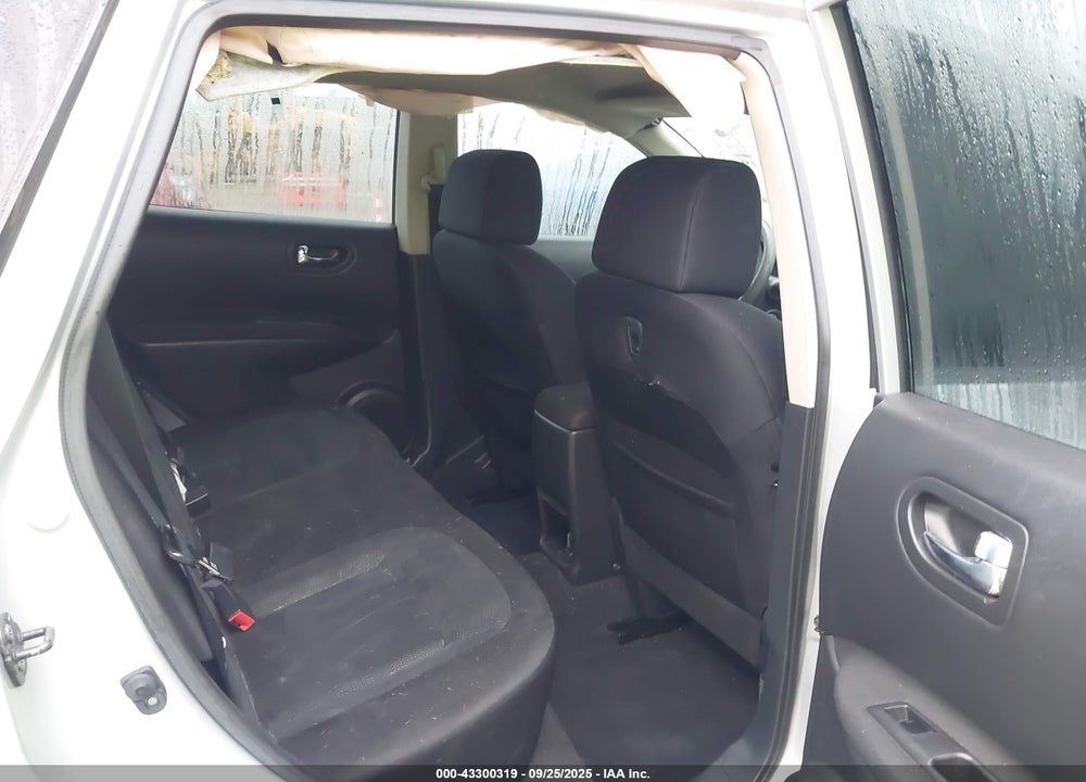 2015 NISSAN ROGUE VIN: JN8AS5MT4FW673948