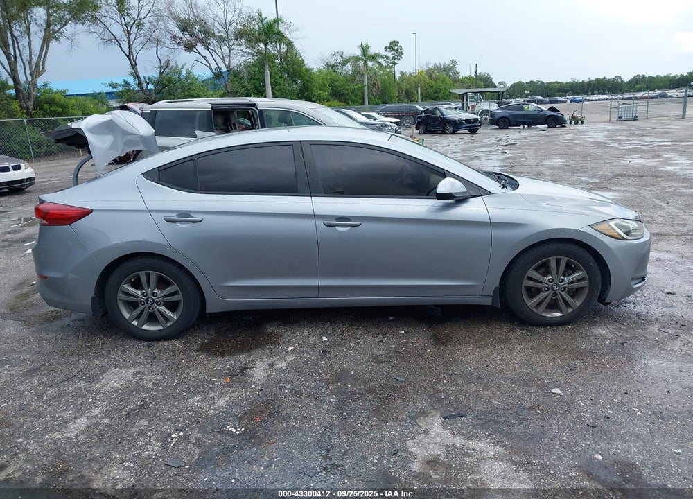 2017 HYUNDAI ELANTRA SE VIN: 5NPD84LFXHH067642