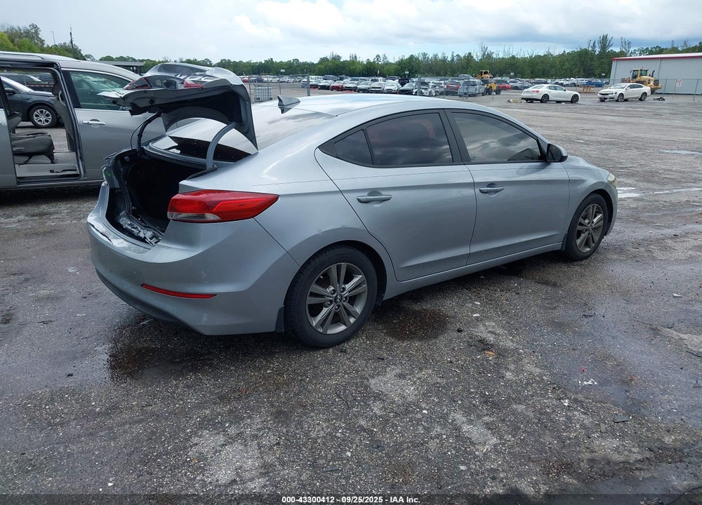 2017 HYUNDAI ELANTRA SE VIN: 5NPD84LFXHH067642