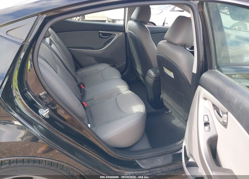 2013 HYUNDAI ELANTRA VIN: 5NPDH4AE1DH211700