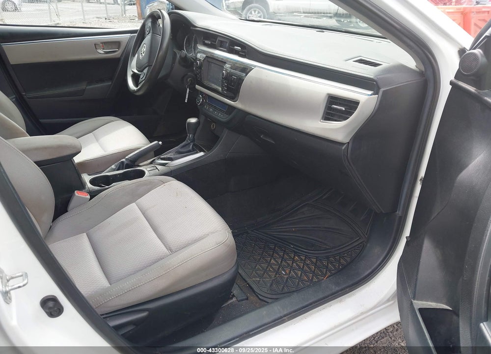2015 TOYOTA COROLLA VIN: 5YFBURHE3FP270646