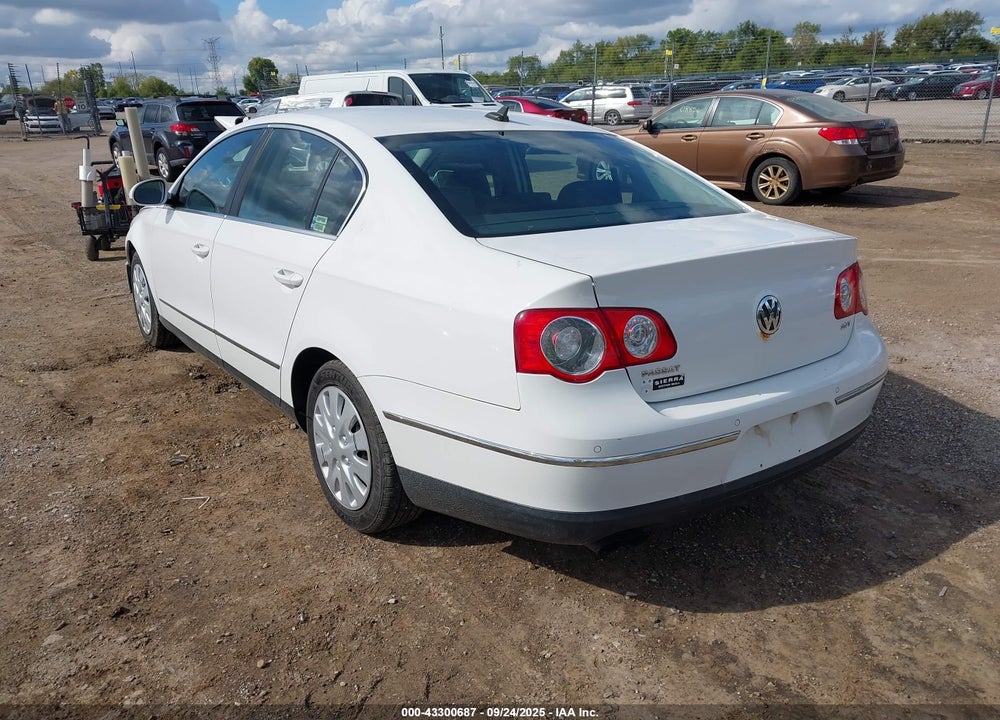 2008 VOLKSWAGEN PASSAT LUX VIN: WVWEK73CX8E198325
