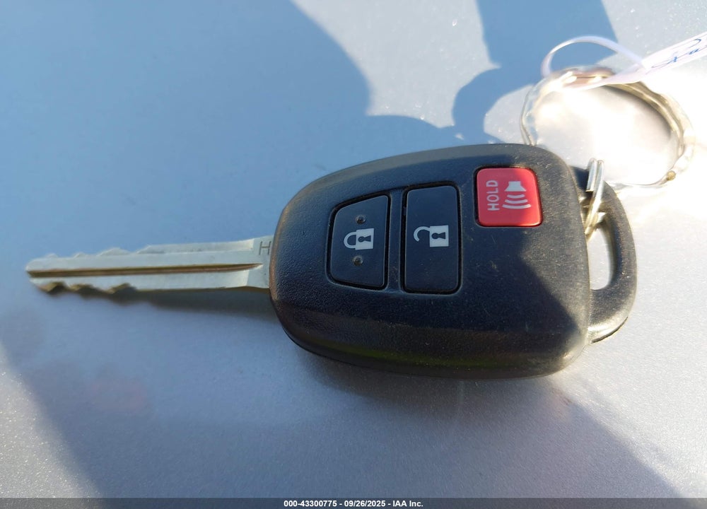 2017 TOYOTA RAV4 VIN: 2T3RFREV7HW648473