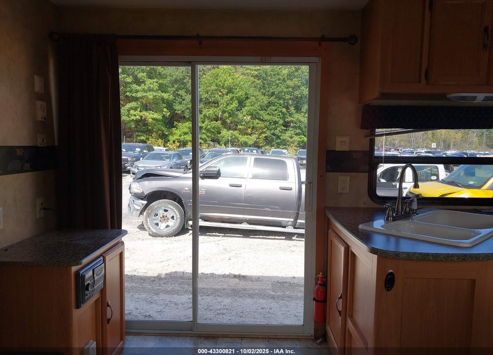 2010 HORN ET VIN: 4YDT38B2XA7200438