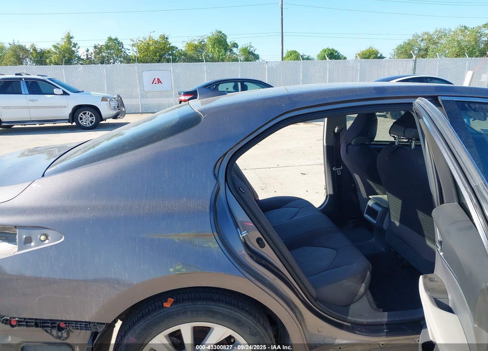2021 TOYOTA CAMRY LE VIN: 4T1C11AK6MU581014