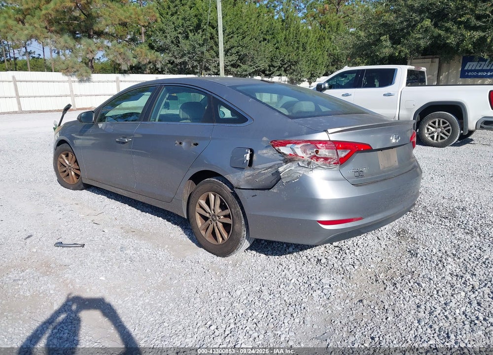 2015 HYUNDAI SONATA VIN: 5NPE24AF1FH007111