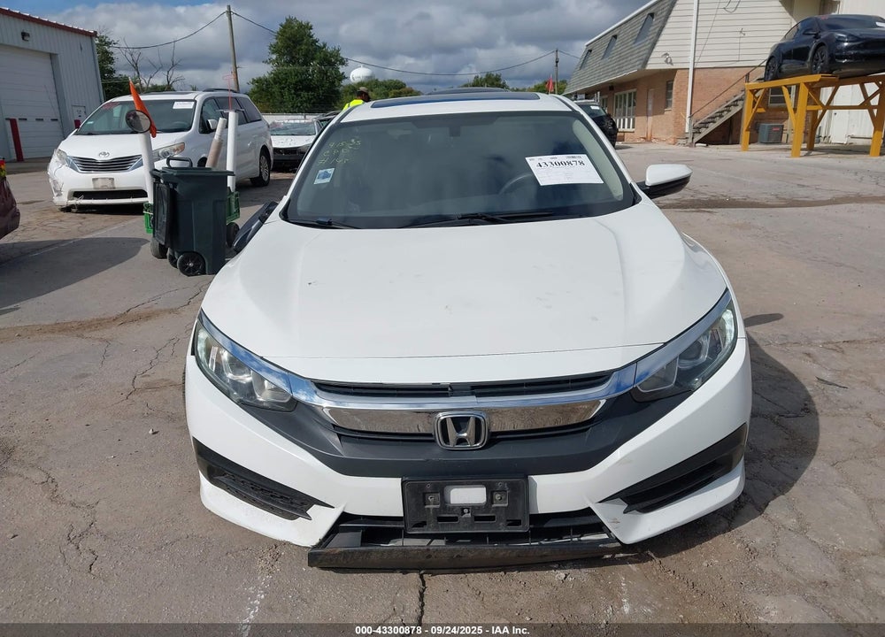 2018 HONDA CIVIC VIN: 19XFC2F73JE012315