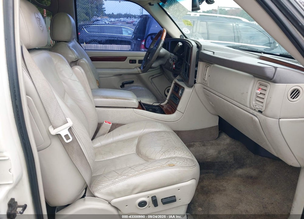 2003 CADILLAC ESCALADE STANDARD VIN: 1GYEC63TX3R195539