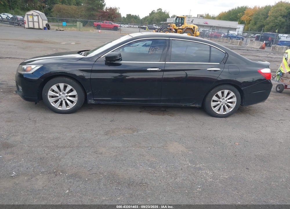 2014 HONDA ACCORD VIN: 1HGCR3F88EA009596