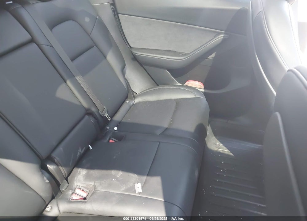 2021 TESLA MODEL Y LONG RANGE DUAL MOTOR ALL-WHEEL DRIVE VIN: 5YJYGDEEXMF233160