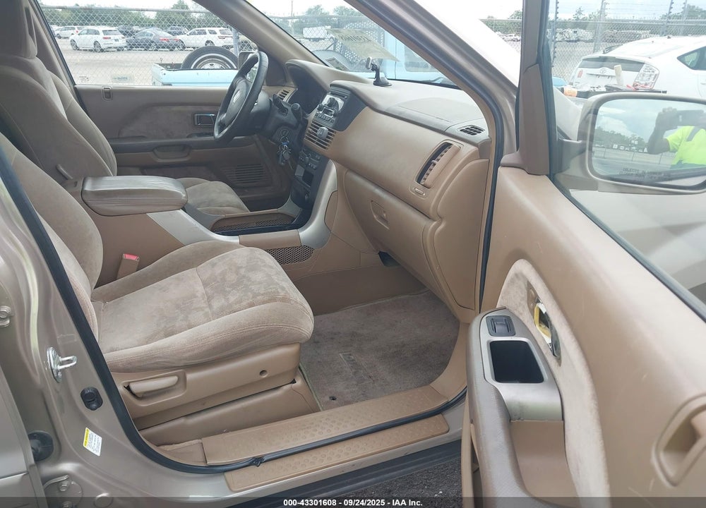 2003 HONDA PILOT EX VIN: 2HKYF18493H602580
