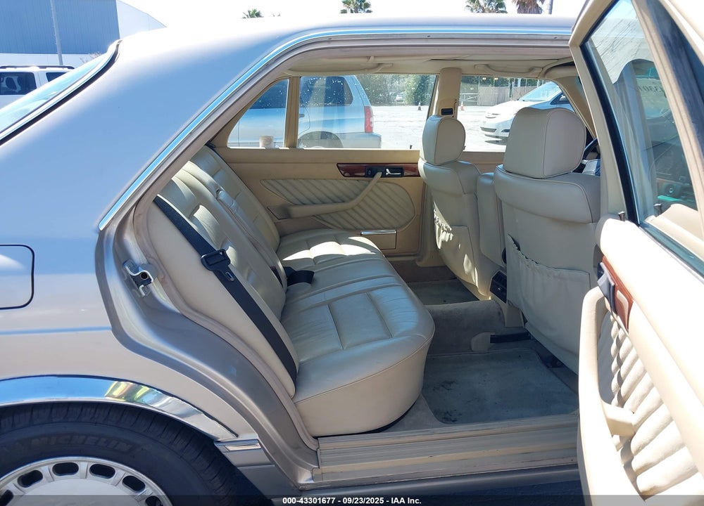 1990 MERCEDES-BENZ 300 SEL VIN: WDBCA25D3LA536469