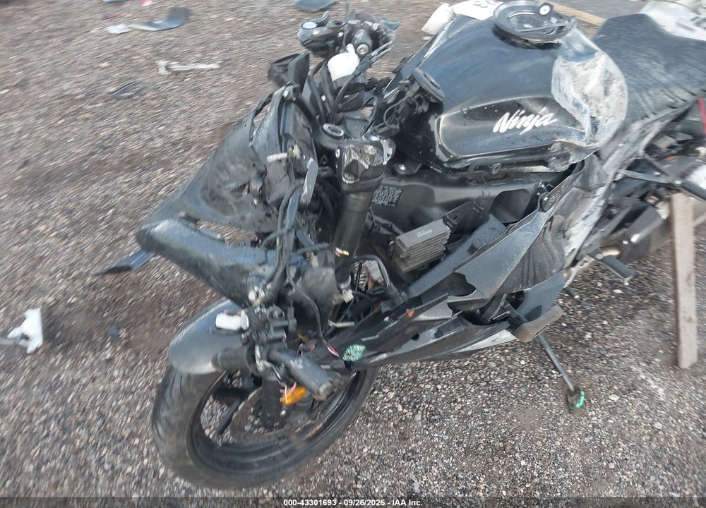 2017 KAWASAKI ZX1000 W VIN: JKAZXCW17HA003207