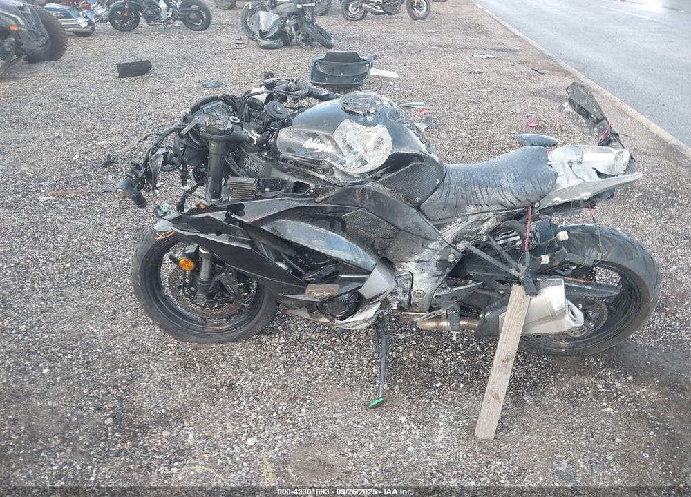 2017 KAWASAKI ZX1000 W VIN: JKAZXCW17HA003207