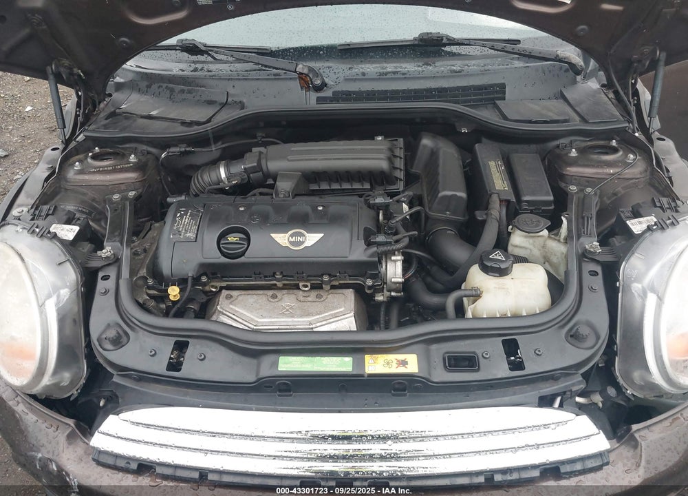 2011 MINI COOPER CLUBMAN VIN: WMWZF3C59BT187736