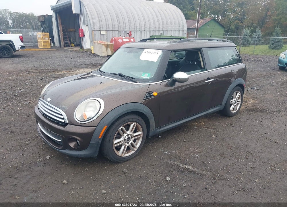 2011 MINI COOPER CLUBMAN VIN: WMWZF3C59BT187736