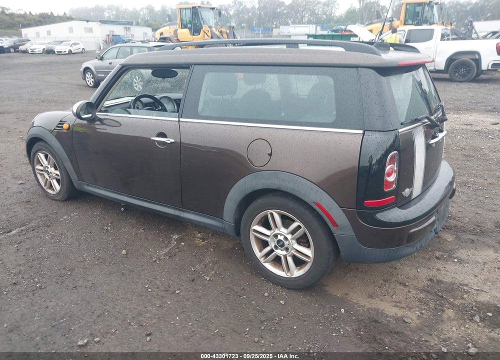 2011 MINI COOPER CLUBMAN VIN: WMWZF3C59BT187736