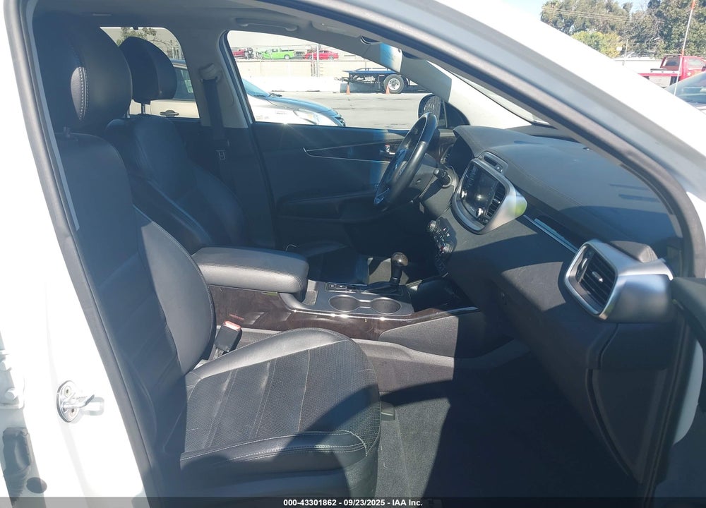 2018 KIA SORENTO VIN: 5XYPH4A54JG364068