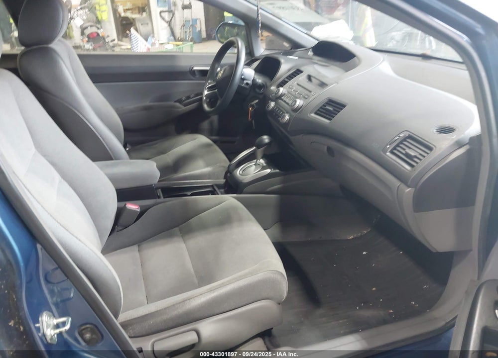 2008 HONDA CIVIC VIN: 2HGFA16528H517227