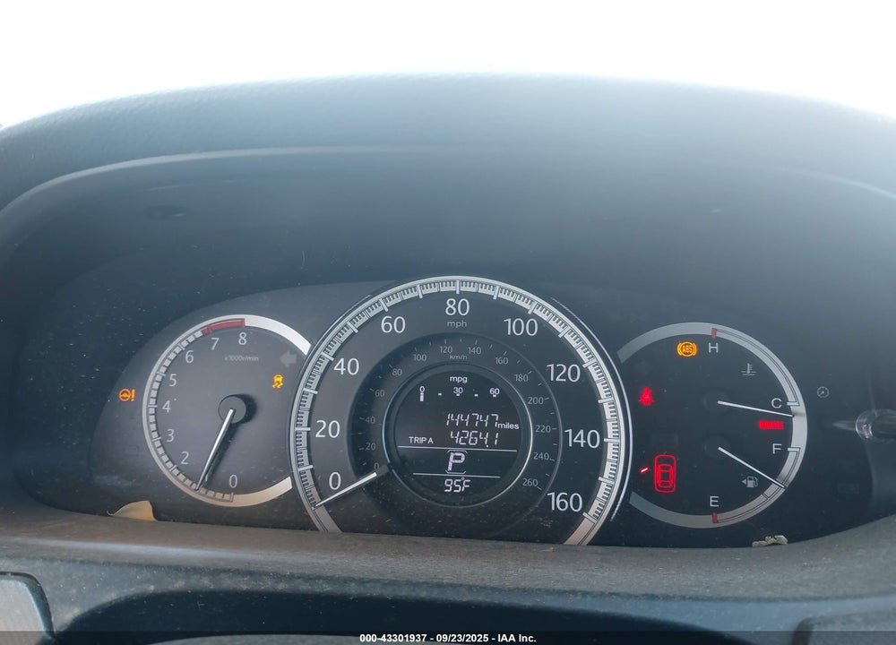2015 HONDA ACCORD VIN: 1HGCR2F35FA177566